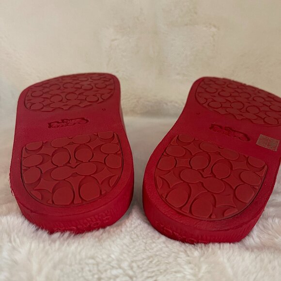 Disney X Coach Sport Red Slide With Mickey Mouse And Minnie Mouse Motif Size: 9 - Picture 13 of 14